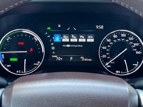 Certified 2023 Toyota Sienna Platinum FWD image 30