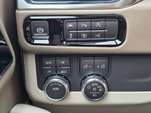 New 2026 GMC Yukon Denali AWD/4WD image 34