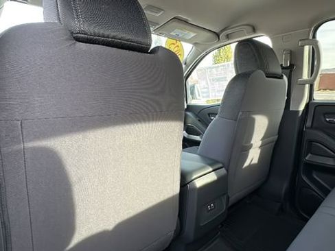 Certified 2025 Nissan Frontier SV image 20