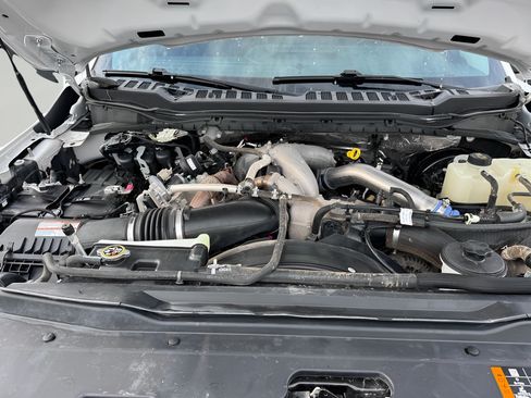 Used 2024 Ford F250 Lariat AWD/4WD image 9