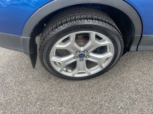 Used 2018 Ford Escape Titanium w/ Ford Safe & Smart Package image 17