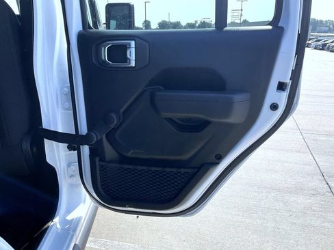 Used 2022 Jeep Wrangler Unlimited Sport AWD/4WD image 21