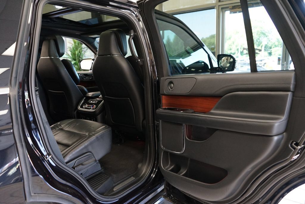 Used 2021 Lincoln Navigator Reserve AWD/4WD image 52