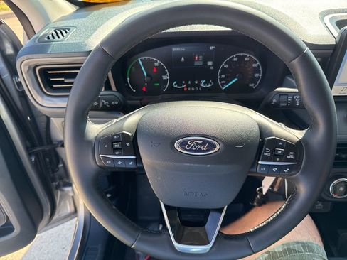 Certified 2024 Ford Maverick XLT w/ XLT Luxury Package image 21