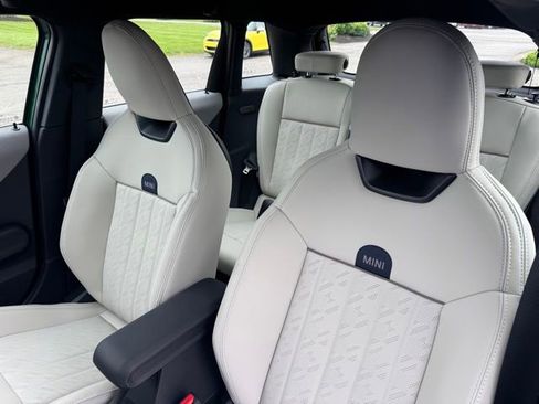 New 2026 MINI Cooper 4-Door Hardtop FWD image 17