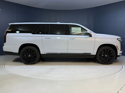 New 2026 Cadillac Escalade ESV Platinum Sport w/ LPO, ONYX Package image 8