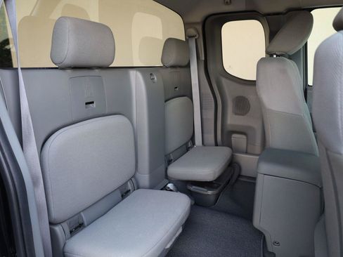 Used 2019 Nissan Frontier S RWD image 21