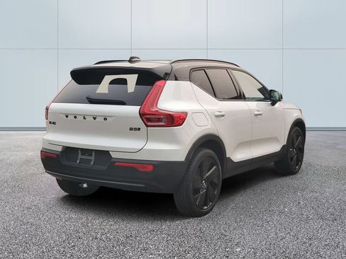 Used 2026 Volvo XC40 B5 Ultra w/ Climate Package AWD/4WD image 4