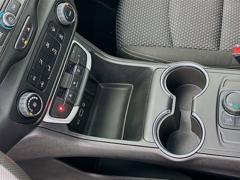 Used 2024 GMC Terrain SLE image 16