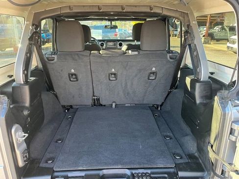 Used 2020 Jeep Wrangler Unlimited Sahara w/ Cold Weather Group image 21