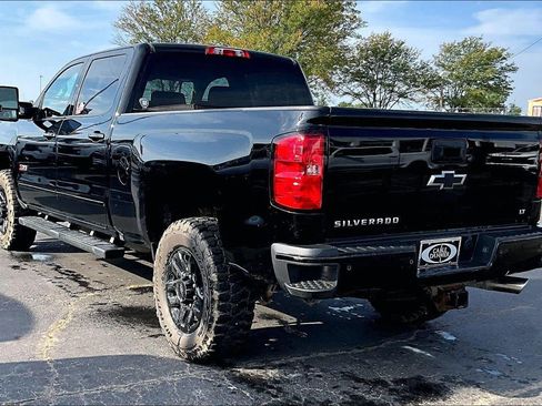 Used 2016 Chevrolet Silverado 2500 LT w/ Midnight Edition AWD/4WD image 5