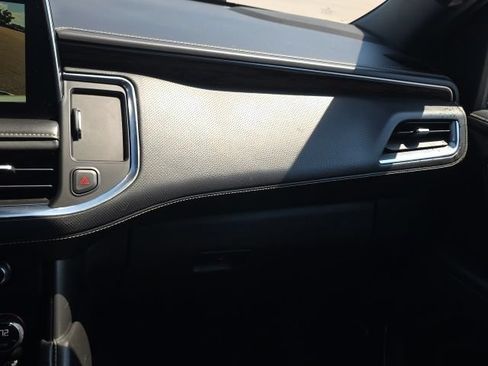 Used 2023 Chevrolet Suburban Premier RWD image 20