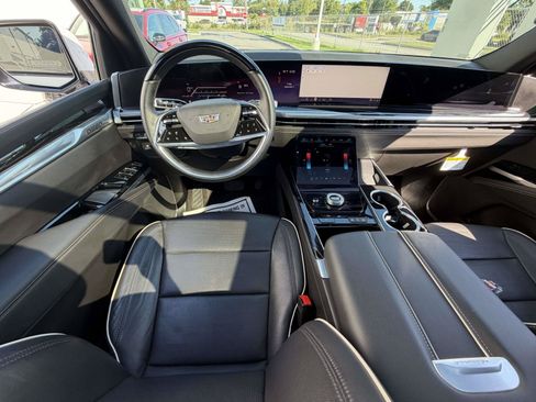 Used 2025 Cadillac Escalade Sport w/ LPO, ONYX Package AWD/4WD image 15