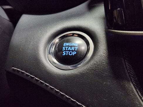 Used 2022 Toyota Highlander XLE FWD image 35