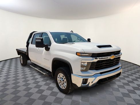 Used 2024 Chevrolet Silverado 2500 LT w/ Convenience Package AWD/4WD image 6