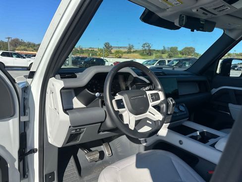 Used 2025 Land Rover Defender 110 S image 12