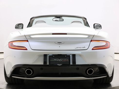Used 2014 Aston Martin Vanquish Volante RWD image 65