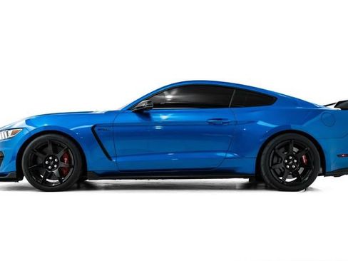 Used 2019 Ford Mustang Shelby GT350R w/ GT350R Equipment Group 920A RWD image 9