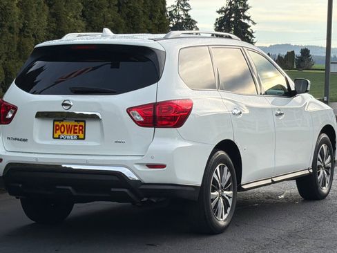 Used 2019 Nissan Pathfinder S image 4