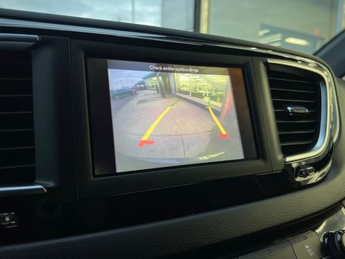 Used 2018 Chrysler Pacifica Touring Plus w/ S Appearance Package image 42