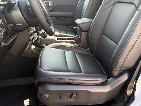 New 2026 Jeep Gladiator Sport AWD/4WD image 10