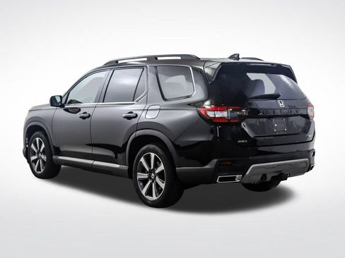 Used 2023 Honda Pilot Touring image 3