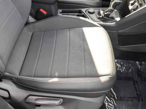 Certified 2022 Volkswagen Taos SE image 38