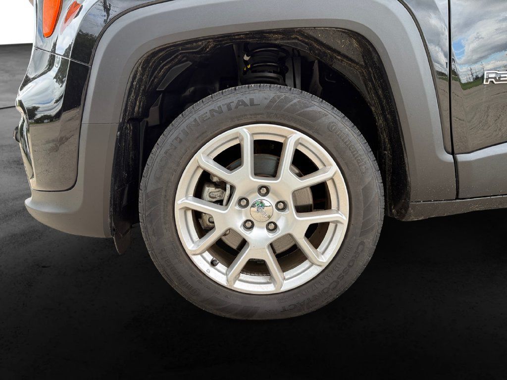 Used 2021 Jeep Renegade Latitude w/ Convenience Group AWD/4WD image 11