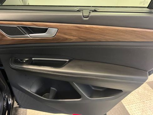 Certified 2025 Volkswagen Atlas SE image 15