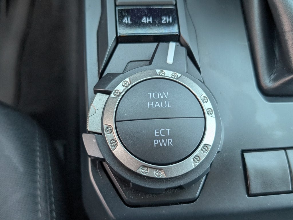 Certified 2025 Toyota Tacoma SR5 AWD/4WD image 28
