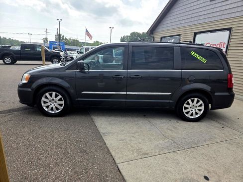 Used 2012 Chrysler Town & Country Touring w/ Entertainment Group #1 image 7
