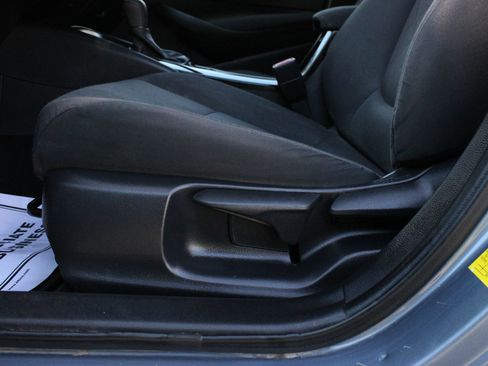 Used 2022 Toyota Corolla LE FWD image 13