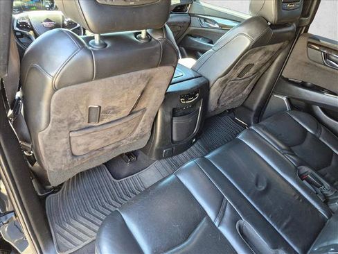 Used 2019 Cadillac Escalade ESV Platinum AWD/4WD image 18