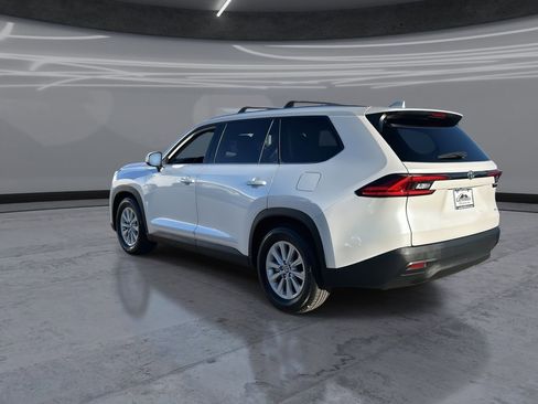 Used 2024 Toyota Grand Highlander FWD image 4