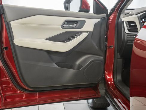 Used 2023 Nissan Rogue SV w/ SV Premium B Package AWD/4WD image 43
