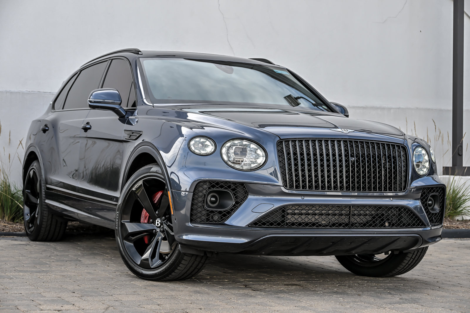 Certified 2023 Bentley Bentayga Extended Wheelbase AWD/4WD image 1