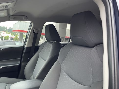 Certified 2025 Toyota RAV4 XLE AWD/4WD image 18