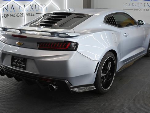 Used 2018 Chevrolet Camaro SS RWD image 5