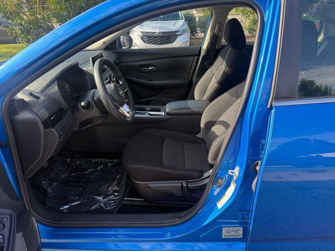 Used 2025 Nissan Sentra SV FWD image 21