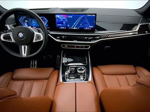 Certified 2025 BMW X7 M60i AWD/4WD image 16