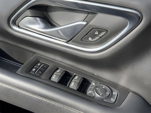 Used 2023 Chevrolet Suburban Premier image 26