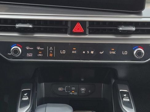 New 2026 Kia Sorento S w/ S Panoramic Sunroof Package FWD image 18