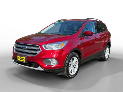 Used 2017 Ford Escape SE w/ Equipment Group 201A AWD/4WD image 1