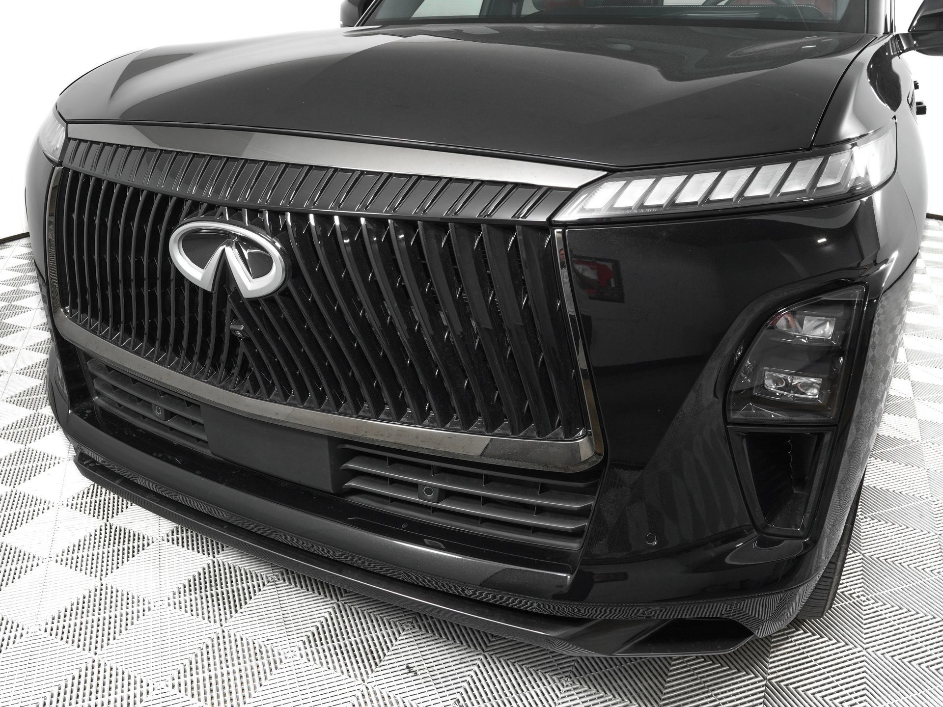 Used 2025 INFINITI QX80 Autograph AWD/4WD image 32