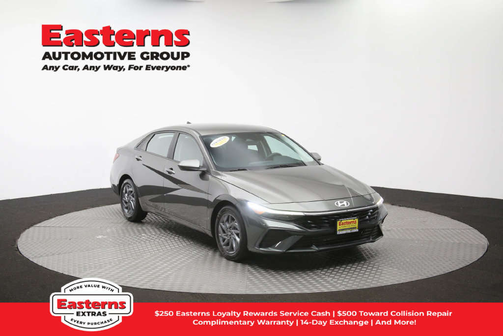 Used 2024 Hyundai Elantra SEL FWD image 49