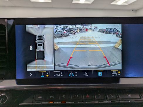 Used 2022 Chevrolet Silverado 1500 LT Trail Boss w/ LT Trail Boss Premium Package image 12