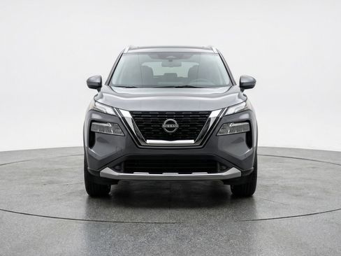 Used 2025 Nissan Rogue SV AWD/4WD image 2