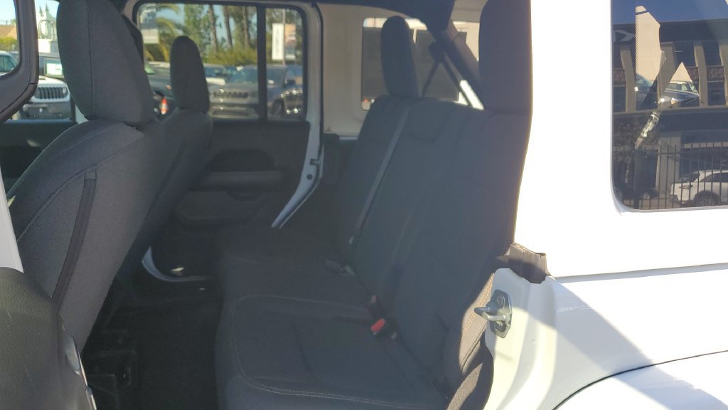 Used 2026 Jeep Wrangler Unlimited Sahara AWD/4WD image 14