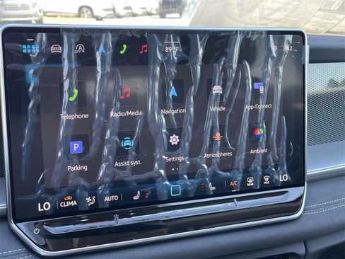 New 2025 Volkswagen Tiguan SE image 28