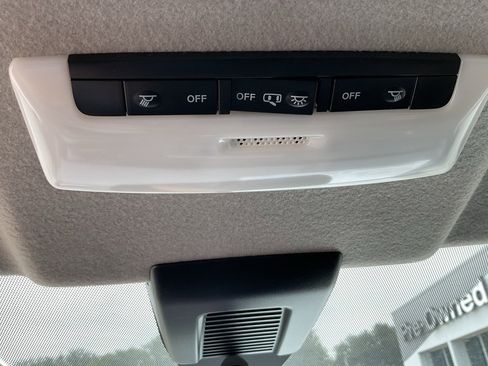 New 2025 Nissan Kicks Play S image 26